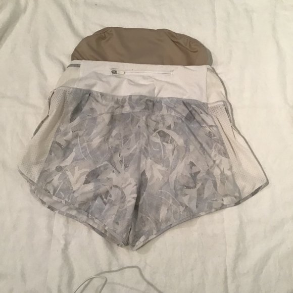 Lululemon Real Quick Short *Perforated 3.5" in Jasmine White Multi Size 6 - Picture 5 of 9